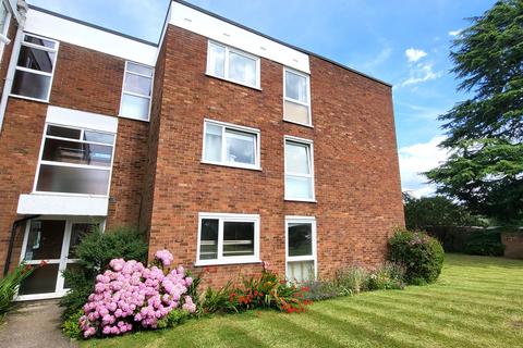 2 bedroom flat to rent, Manning Court, Oxhey, Watford, WD19