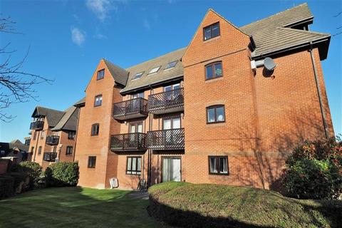 2 bedroom apartment to rent, Aragon Lodge, Boleyn Court, Epping New Road, Buckhurst Hill, IG9