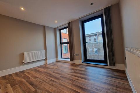 3 bedroom flat to rent - Kaysquare Court, NW11