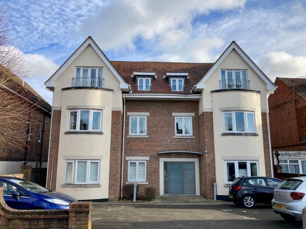 Ladbroke Road, Redhill 1 bed apartment £1,100 pcm (£254 pw)