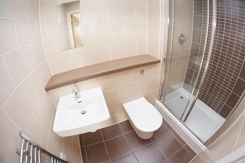 3 bedroom flat to rent, The Gallery, 14 Plaza Boulevard, Liverpool, Merseyside, L8 5RX, UK