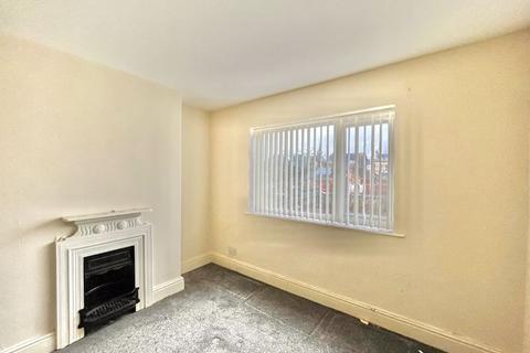 1 bedroom apartment to rent - 1 Bed First Floor Flat, Flat 2, 61 Marshall Avenue, Bridlington, YO15 2DT