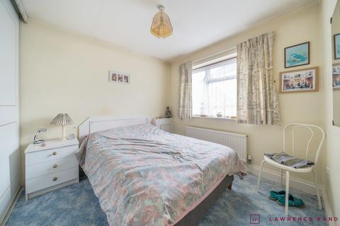 2 bedroom bungalow for sale - Northdown Close, Ruislip, Middlesex, HA4