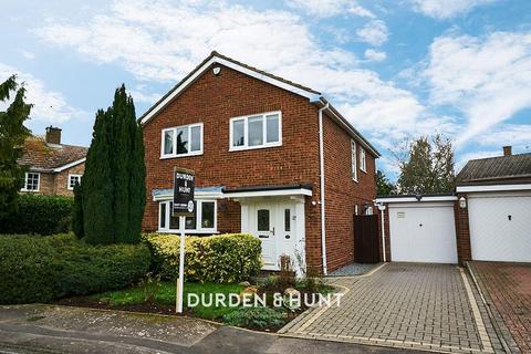 13 Augustine Way, Bicknacre, Chelmsford, CM3 4ET