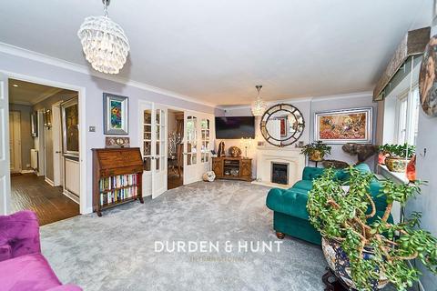 13 Augustine Way, Bicknacre, Chelmsford, CM3 4ET