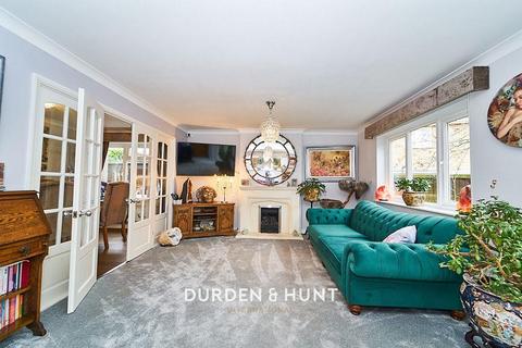 13 Augustine Way, Bicknacre, Chelmsford, CM3 4ET