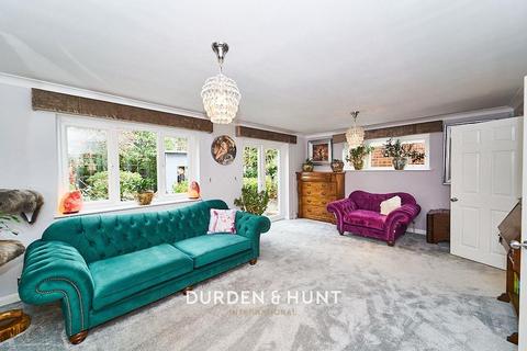 13 Augustine Way, Bicknacre, Chelmsford, CM3 4ET