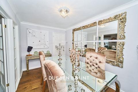 13 Augustine Way, Bicknacre, Chelmsford, CM3 4ET