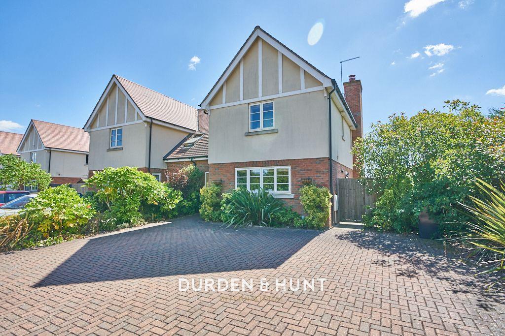 The Rookeries, Ingatestone, CM4 4 bed semidetached house £650,000