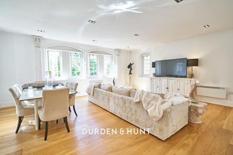 3 bedroom apartment for sale, Tudor Court, Brentwood, CM14