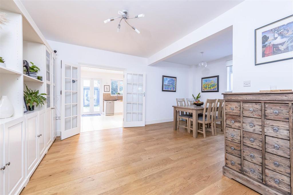 Bicester Road, Richmond 3 bed semidetached house £945,000