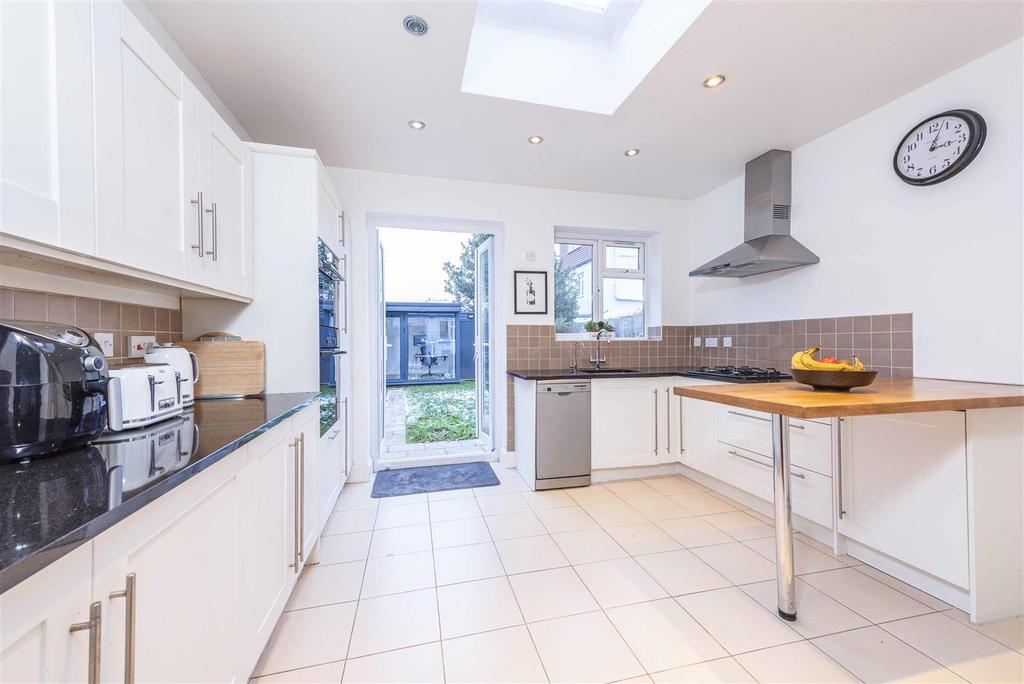 Bicester Road, Richmond 3 bed semidetached house £945,000
