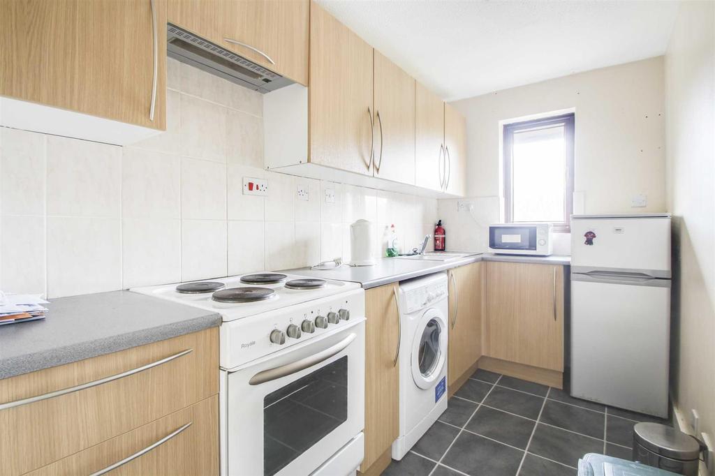 Troutbeck, Peartree Bridge 2 bed apartment £875 pcm (£202 pw)