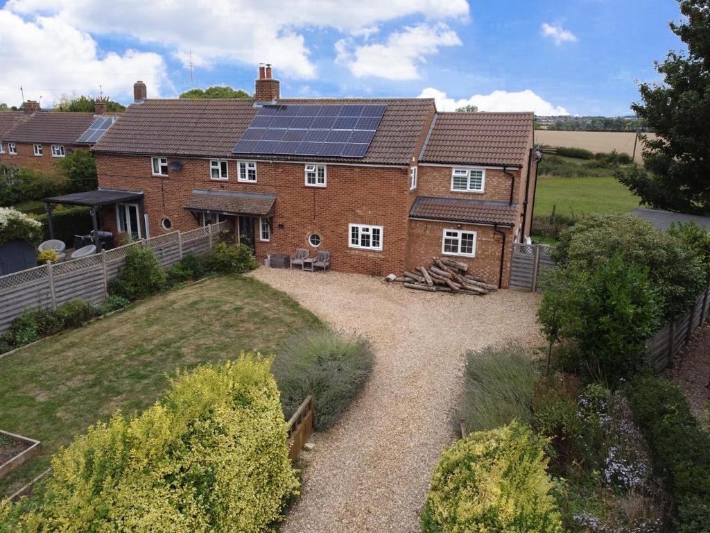 The Close, Newton Blossomville... 4 bed semidetached house £525,000