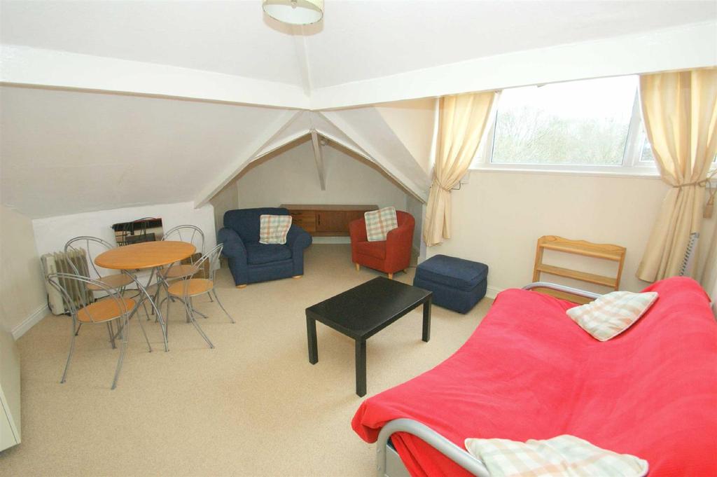 Oakwood Avenue, Oakwood, Leeds 1 bed flat £600 pcm (£138 pw)