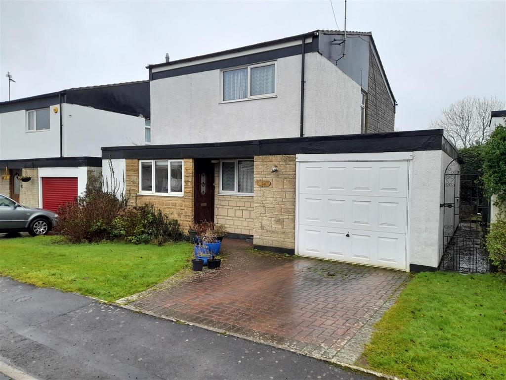 Springfield Close, Corsham 4 bed detached house for sale £320,000