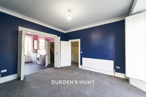 5 bedroom semi-detached house for sale - Montague Road, Uxbridge, UB8