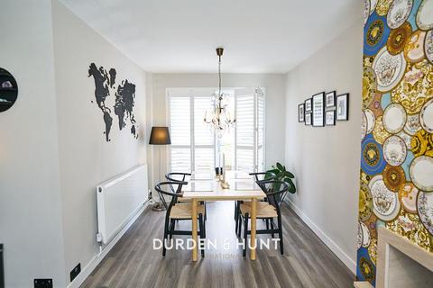 14 Barncroft Close, Loughton, IG10 3EU