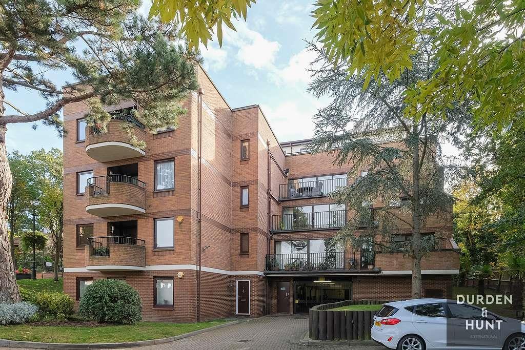 Forest Heights, Buckhurst Hill, IG9 1 bed apartment £425,000