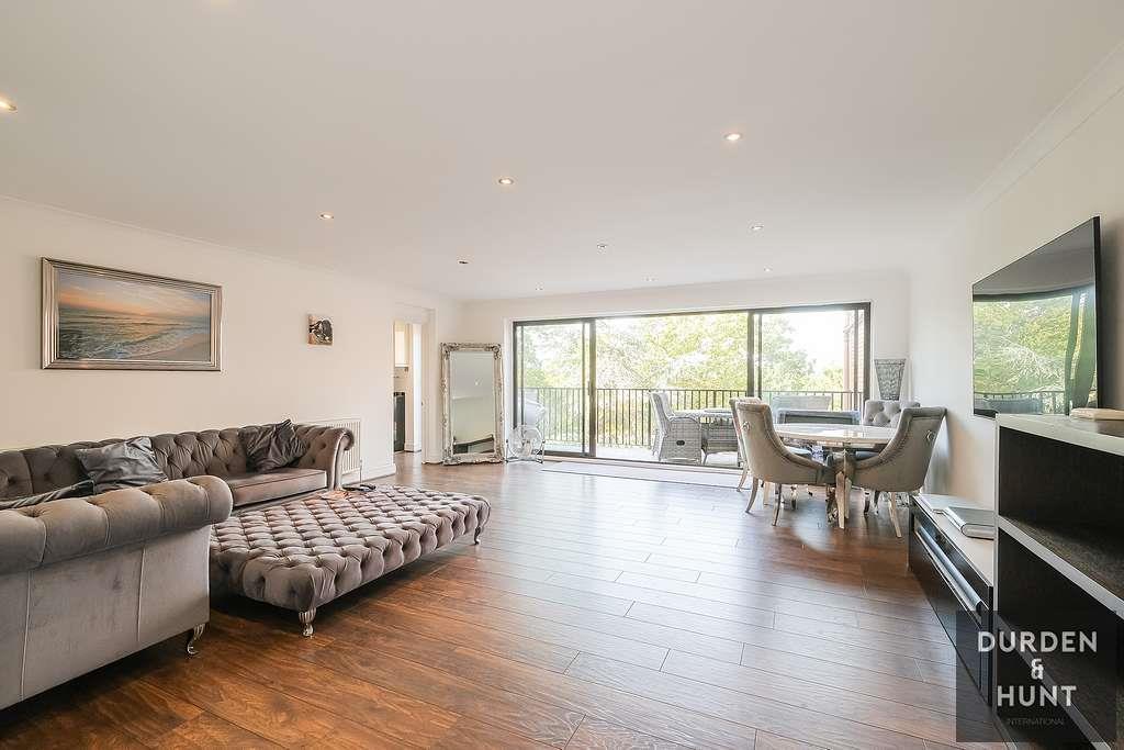 Forest Heights, Buckhurst Hill, IG9 1 bed apartment £425,000