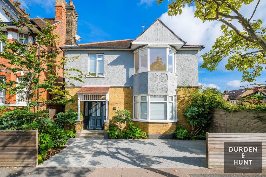 Connaught Avenue, Chingford, E4 5 bed detached house £1,650,000
