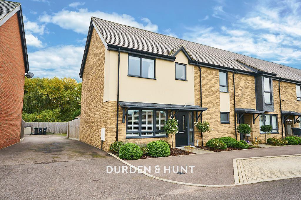 Park View, Chigwell, IG7 3 bed semidetached house for sale £725,000