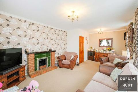 109 Hillyfields, Loughton, IG10 2PR