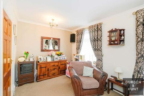 109 Hillyfields, Loughton, IG10 2PR