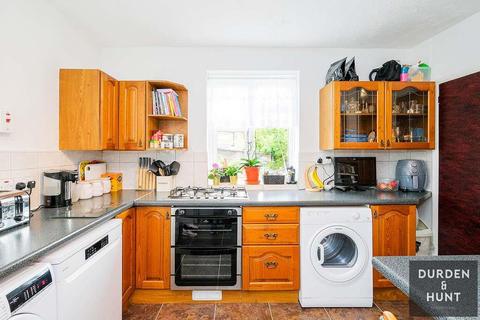 109 Hillyfields, Loughton, IG10 2PR