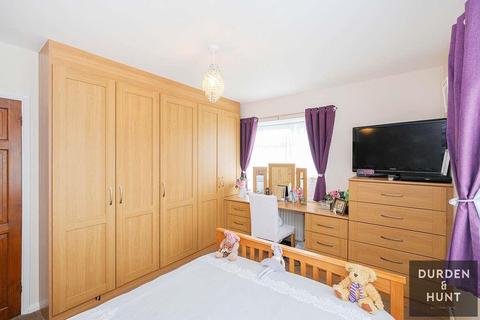 109 Hillyfields, Loughton, IG10 2PR