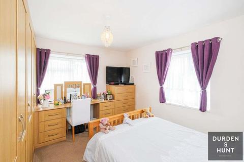 109 Hillyfields, Loughton, IG10 2PR