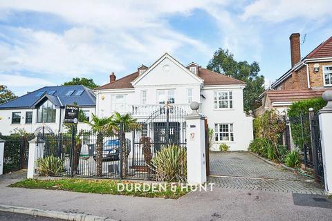 5 bedroom detached house for sale - Tomswood Road, Chigwell, IG7