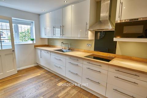 55 Hornbeam Road, Theydon Bois, Epping, CM16 7JU