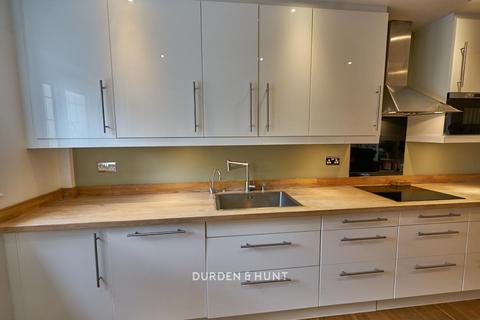 55 Hornbeam Road, Theydon Bois, Epping, CM16 7JU