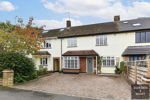 16 Coopers Close, Chigwell, IG7 6EU