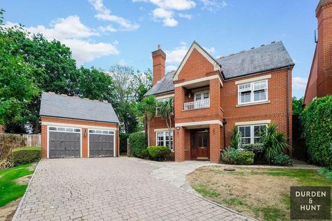 5 bedroom detached house for sale - Clarence Gate, Repton Park, IG8