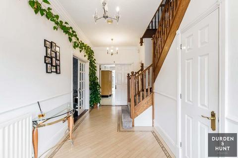 23 Clarence Gate, Woodford Green, IG8 8GN