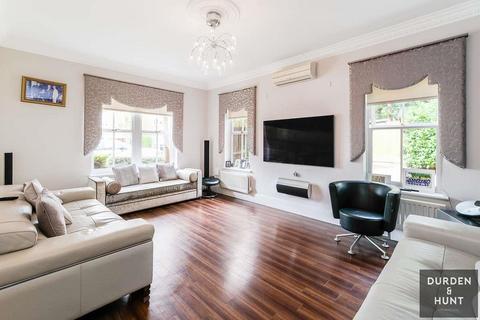 23 Clarence Gate, Woodford Green, IG8 8GN
