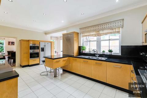 23 Clarence Gate, Woodford Green, IG8 8GN