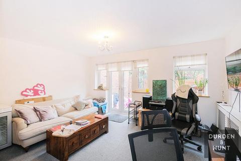 8 Witham Close, Loughton, IG10 3BQ
