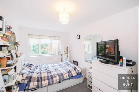 8 Witham Close, Loughton, IG10 3BQ