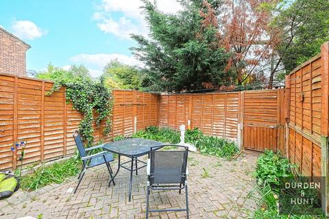 8 Witham Close, Loughton, IG10 3BQ