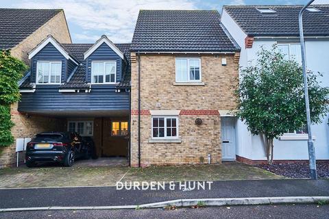 34 Retreat Way, Chigwell, IG7 6EL
