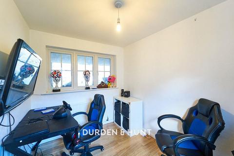 34 Retreat Way, Chigwell, IG7 6EL