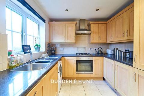 34 Retreat Way, Chigwell, IG7 6EL