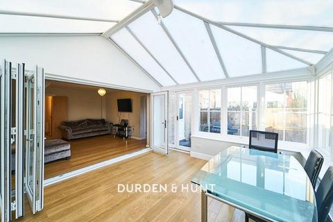 34 Retreat Way, Chigwell, IG7 6EL