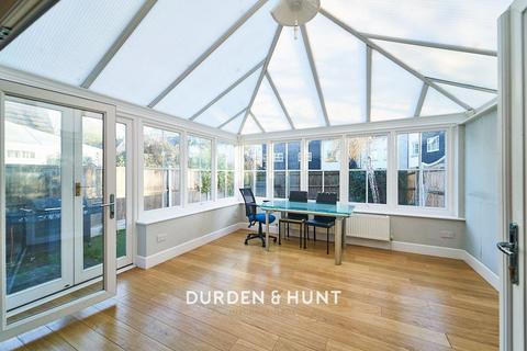 34 Retreat Way, Chigwell, IG7 6EL