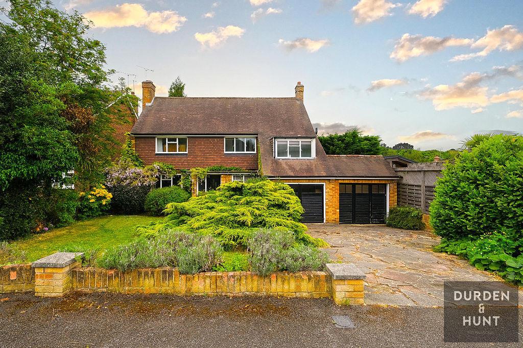 Stanmore Way, Loughton, IG10 3 bed detached house £1,200,000