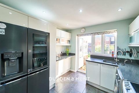 6 Nyssa Close, Woodford Green, IG8 8DQ