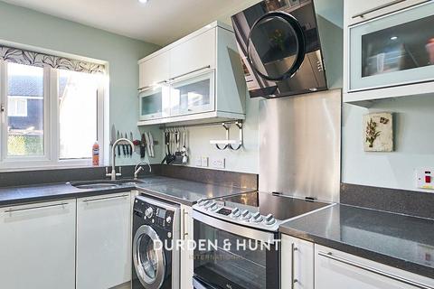 6 Nyssa Close, Woodford Green, IG8 8DQ
